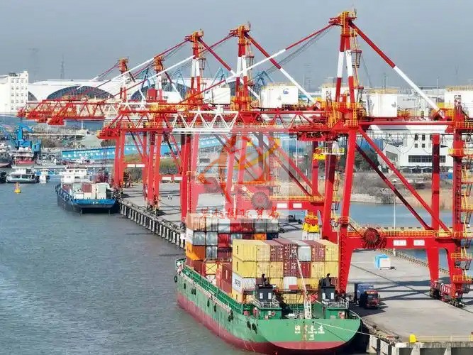 Imported eyeliner from China_ Shenzhen Yantian Port Customs Clearance Solution