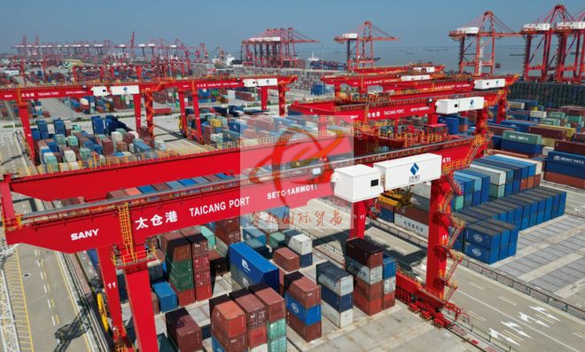 Imported office desk supplies from China_ customs clearance at Shenzhen Shekou Port