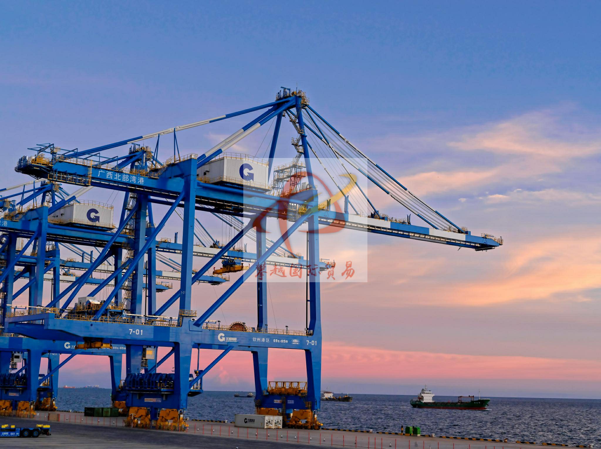 Baby strollers imported from China_ Guangzhou Huangpu Port customs clearance